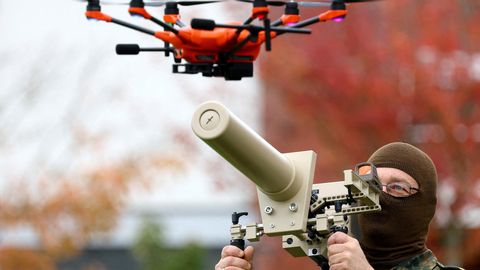 Vācija vērtē iespēju atļaut Bundesvēram notriekt dronus