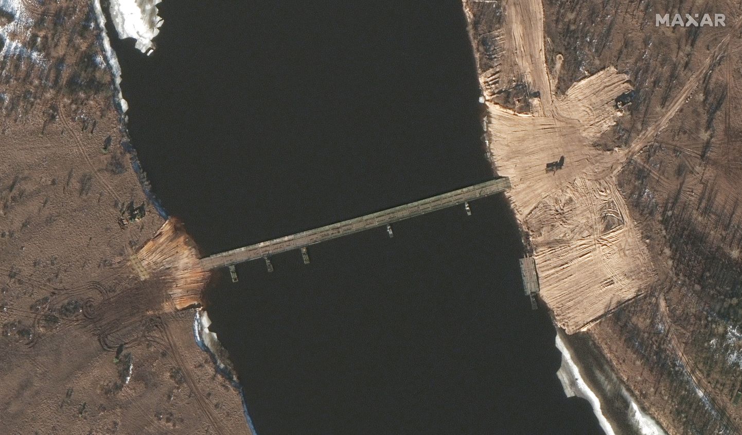 Строительство моста через реку Припять.