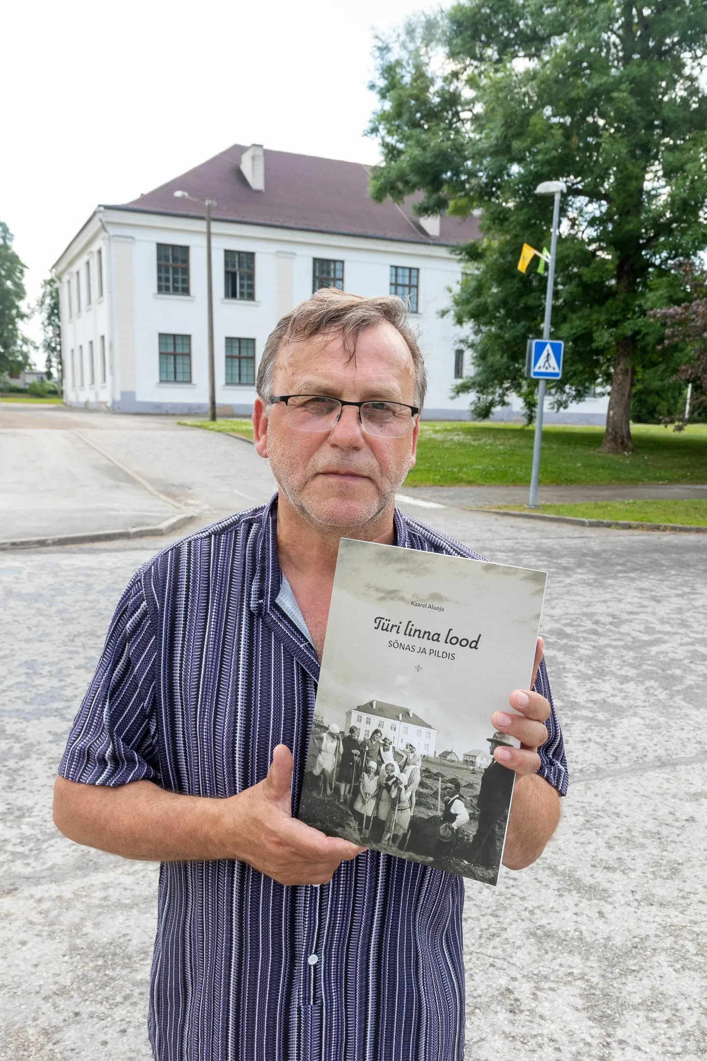 Kuhu jäid teises ilmasõjas kannatada saanud Türi paberivabriku korstna ehituseks kasutatud tellised ja kuidas sai omale nime Nopsaküla? Kaarel Aluoja värskelt ilmunud raamatust leiab nendele küsimustele vastuse.