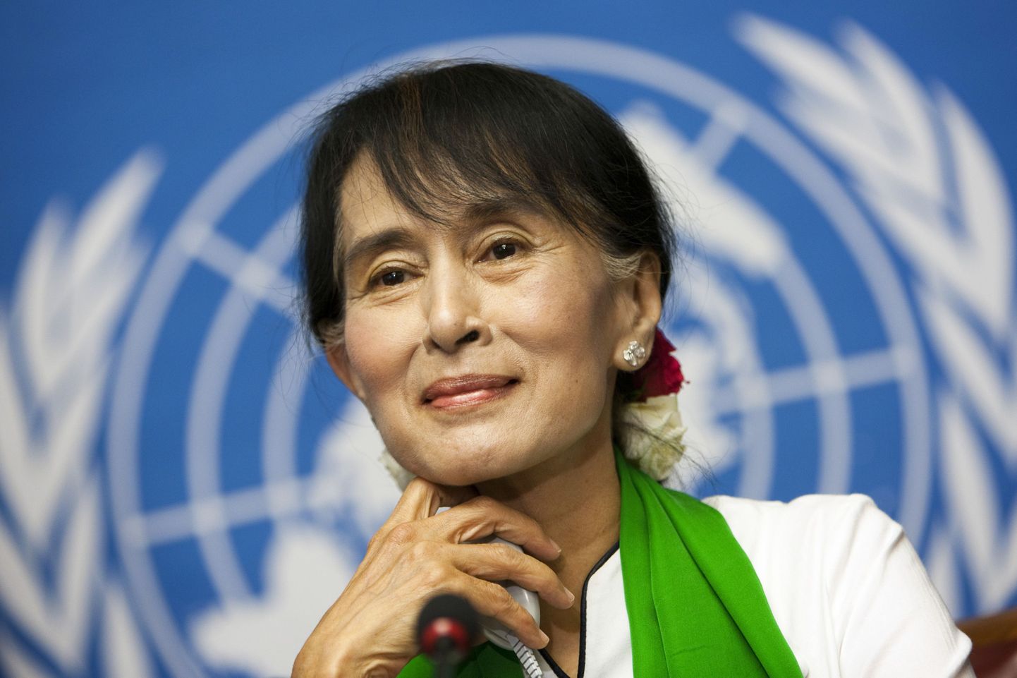 Birma opositsioonijuht Aung San Suu Kyi ÜRO pressikonverentsil Genfis 14. juunil