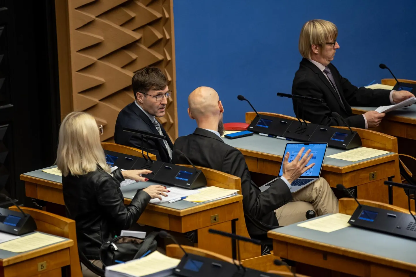 Kuigi opositsioonipoliitikud peavad umbusalduse õnnestumist ebatõenäoliseks, on see nende sõnul oluline, et Jürgen Ligi käitumist tauniv sõnum saata.