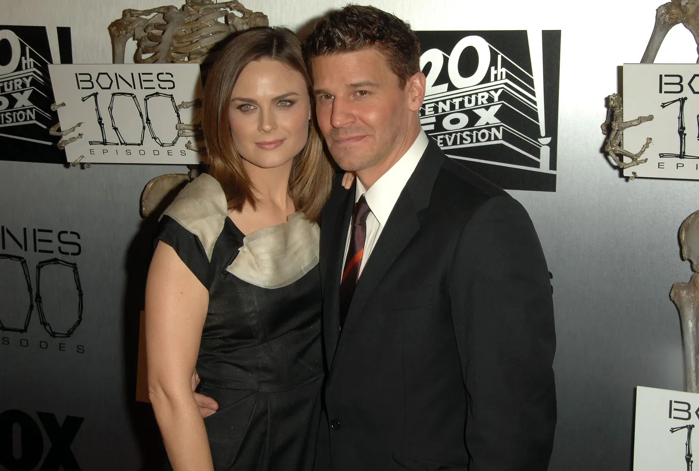 Telesarja Kondid osatäitjad Emily Deschanel ja David Boreanaz