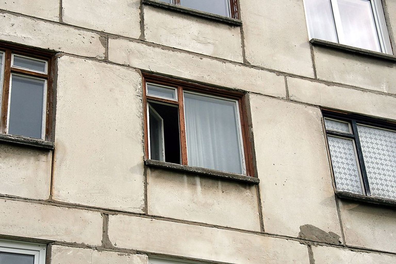 Vokal on terve hulk tühjalt seisvaid kortereid – paljud Venemaal elavad omanikud pole neis pärast ostmist kordagi käinud. Mõnel korteril on isegi aken aasta läbi lahti.