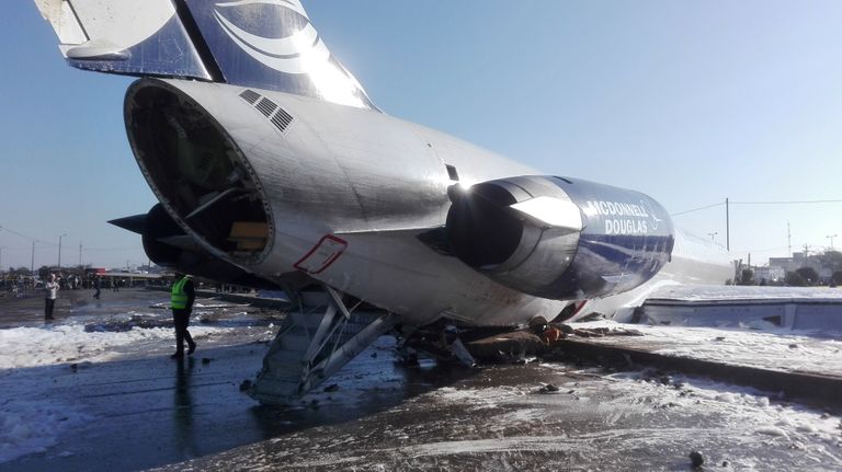 Irani reisilennuk sattus Iraani edelaosas Bandar-e Mahshahri lennuväljal õnnetusse sõites maandumisrajalt välja