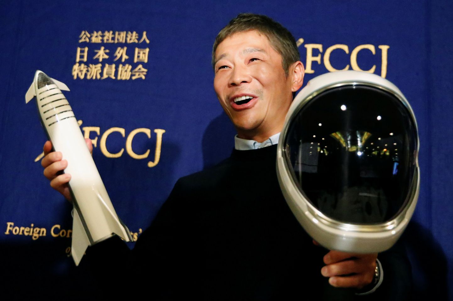 Yusaku Maezawa teatamas 2018, et temast võib saada maailma esimene kosmoseturist