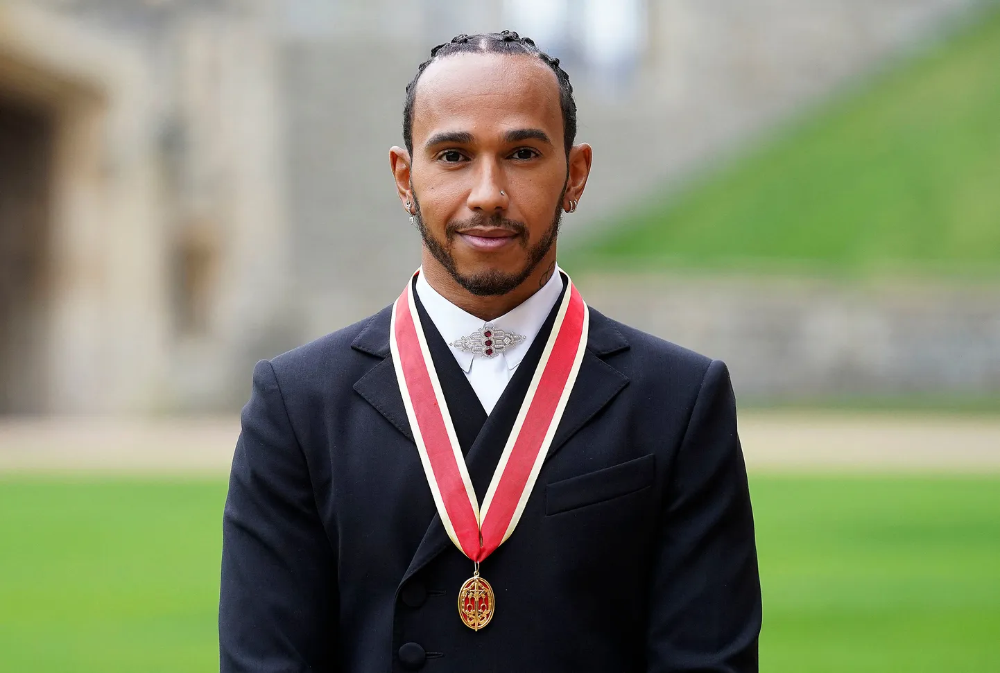 Söör Lewis Hamilton.