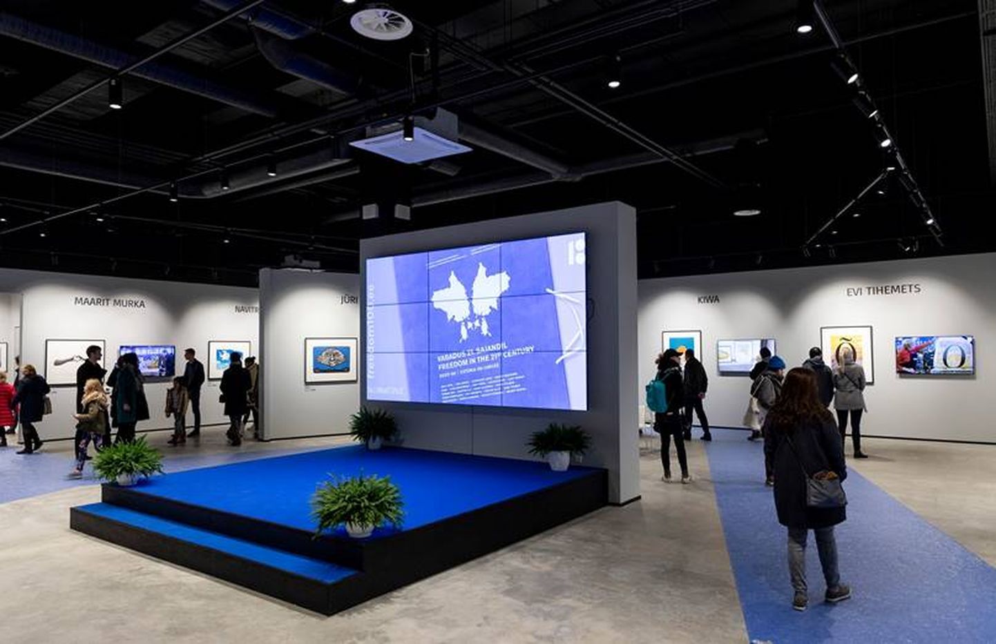 Eesti Rahva Muuseumis avatakse Eesti Vabariigi 100. aastapäevale pühendatud litograafianäitus «Vabadus 21. sajandil», kus näeb 21 vabadusest inspireeritud teost 21 kunstnikult.
