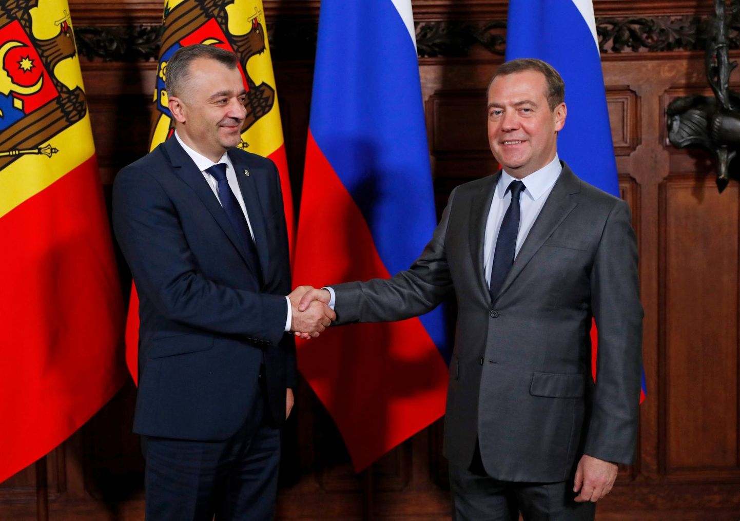 Moldova peaministri Ion Chicu (vasakul) kohtumine Moskvas Vene peaministri Dmitri Medvedeviga päädis Venemaa majandusabi ja Moldova naasmisega suveräänsete riikide ühendusse (SRÜ).