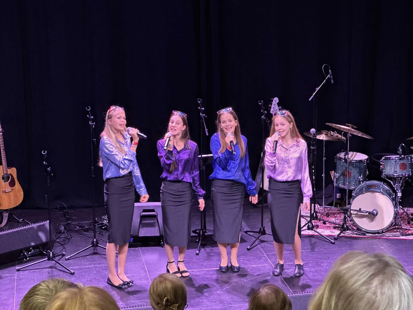 Ansambli LEGEd koosseisus astusid konkursil üles Gete-Ly Vija (vasakult), Emma Liblik, Elis Padar ja Lemme Salf.