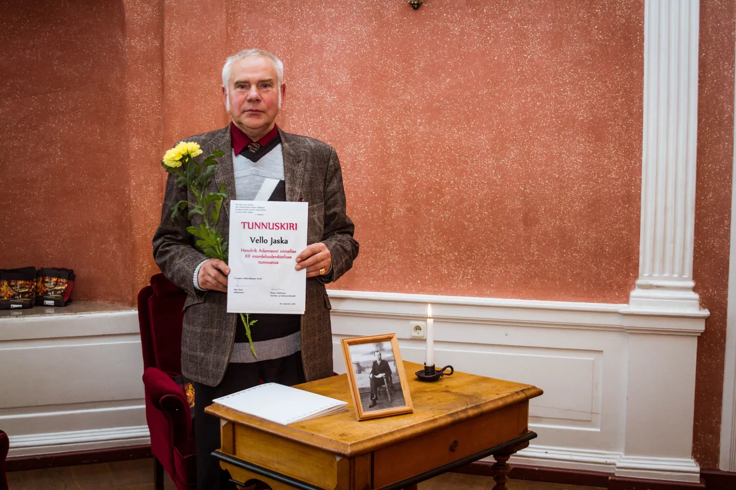 Vello Jaska võistluse tunnuskirjaga.