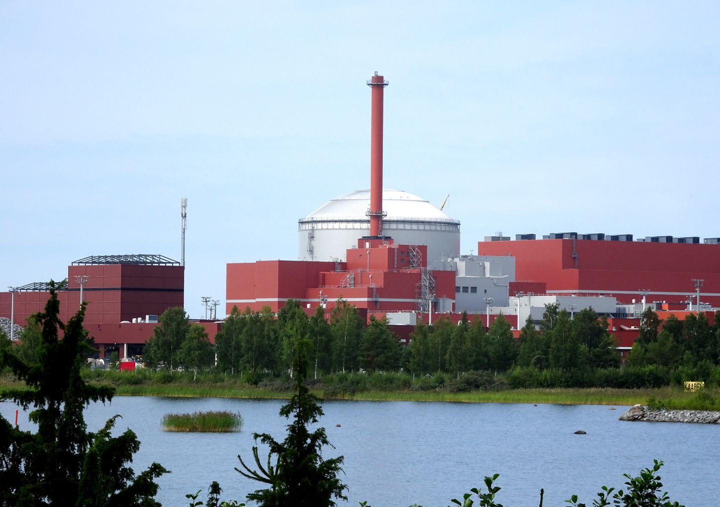 Olkiluoto tuumajaama teine reaktor on jahutussüsteemi rikke tõttu nädala lõpuni rivist väljas.