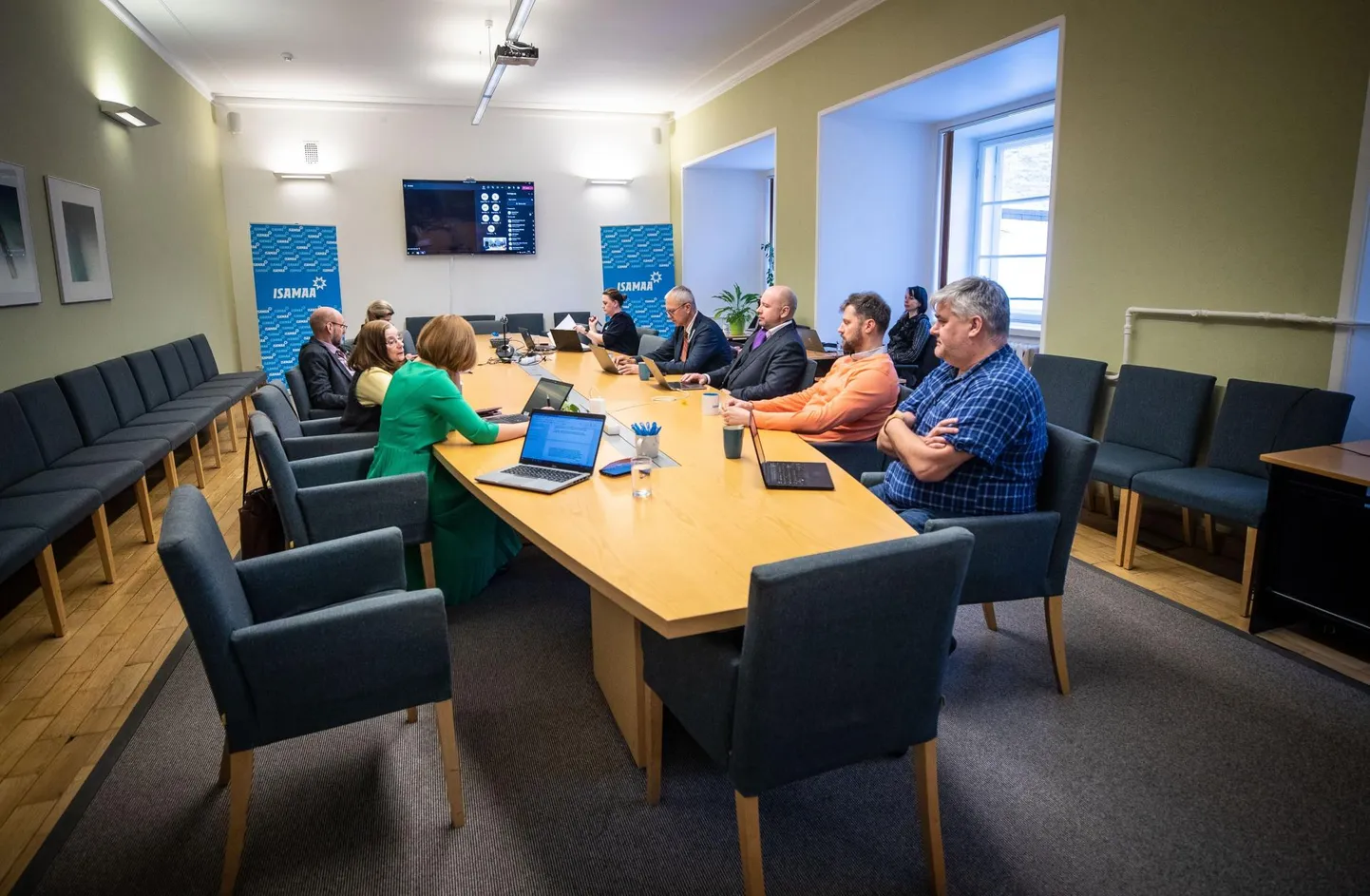 Isamaa murenemine algas eelmise nädala erakonna eestseisusest, kus neli Parempoolsete juhtfiguuri välja heideti. 