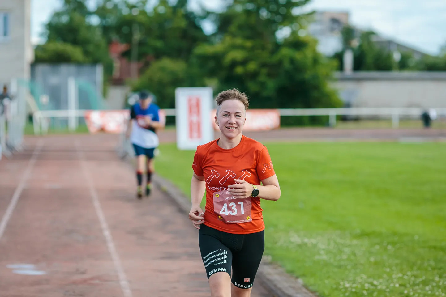 Aet Kiisla eestvedamisel toimus tänavu suvel Narvas Ida-Virumaa staadionimaraton, kus ta ise läbis pisut rohkem kui nelja ja poole tunniga täispika maratoni ehk 42,2 kilomeetrit. Sel nädalavahetusel seisab tal Sillamäel ees aga märksa rängem katsumus − 24 tunni jooks. ILJA SMIRNOV