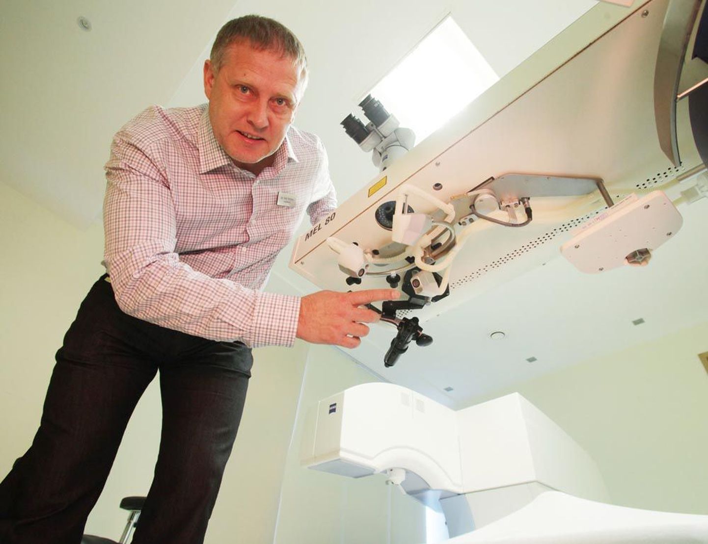 ReFocus Silmakeskuse silmakirurg Pait Teesalu on teinud kümneid tuhandeid silmaoperatsioone.
