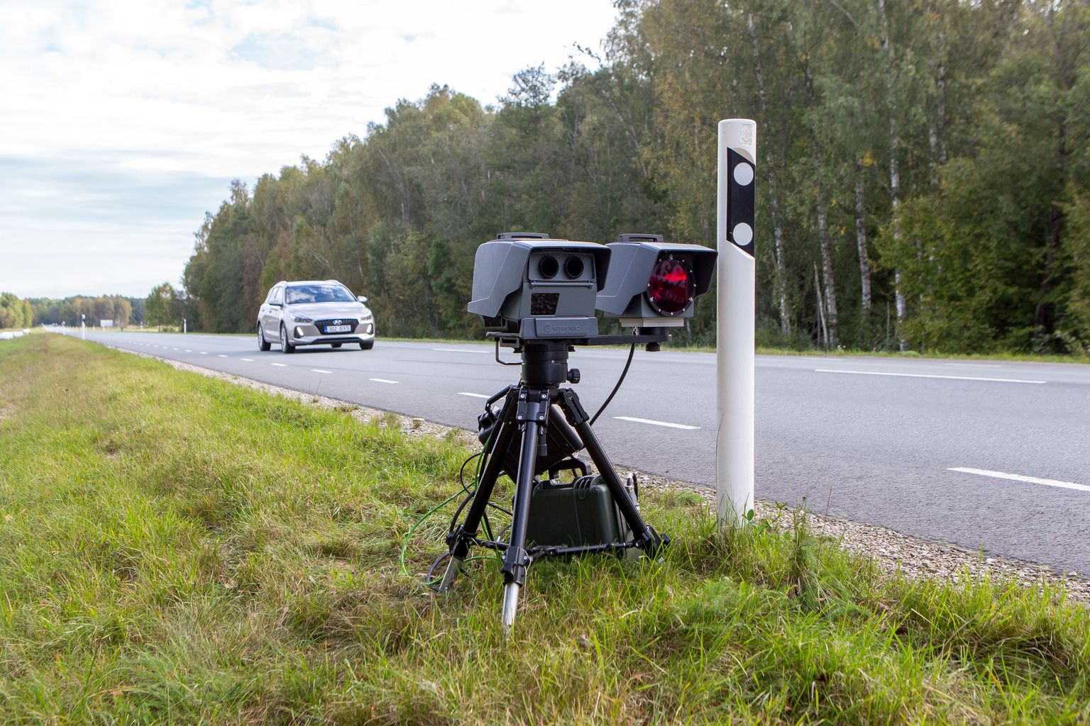 SAAREMAA ohtlikematele teelõikudele võivad tulevikus ilmuda statsionaarsed kiiruskaamerad või keskmise kiiruse automaatkontrollid.
