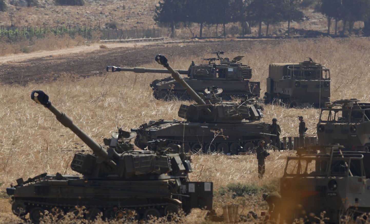 Iisraeli tankiüksus riigi põhjaosas Liibanoni piiri ääres.