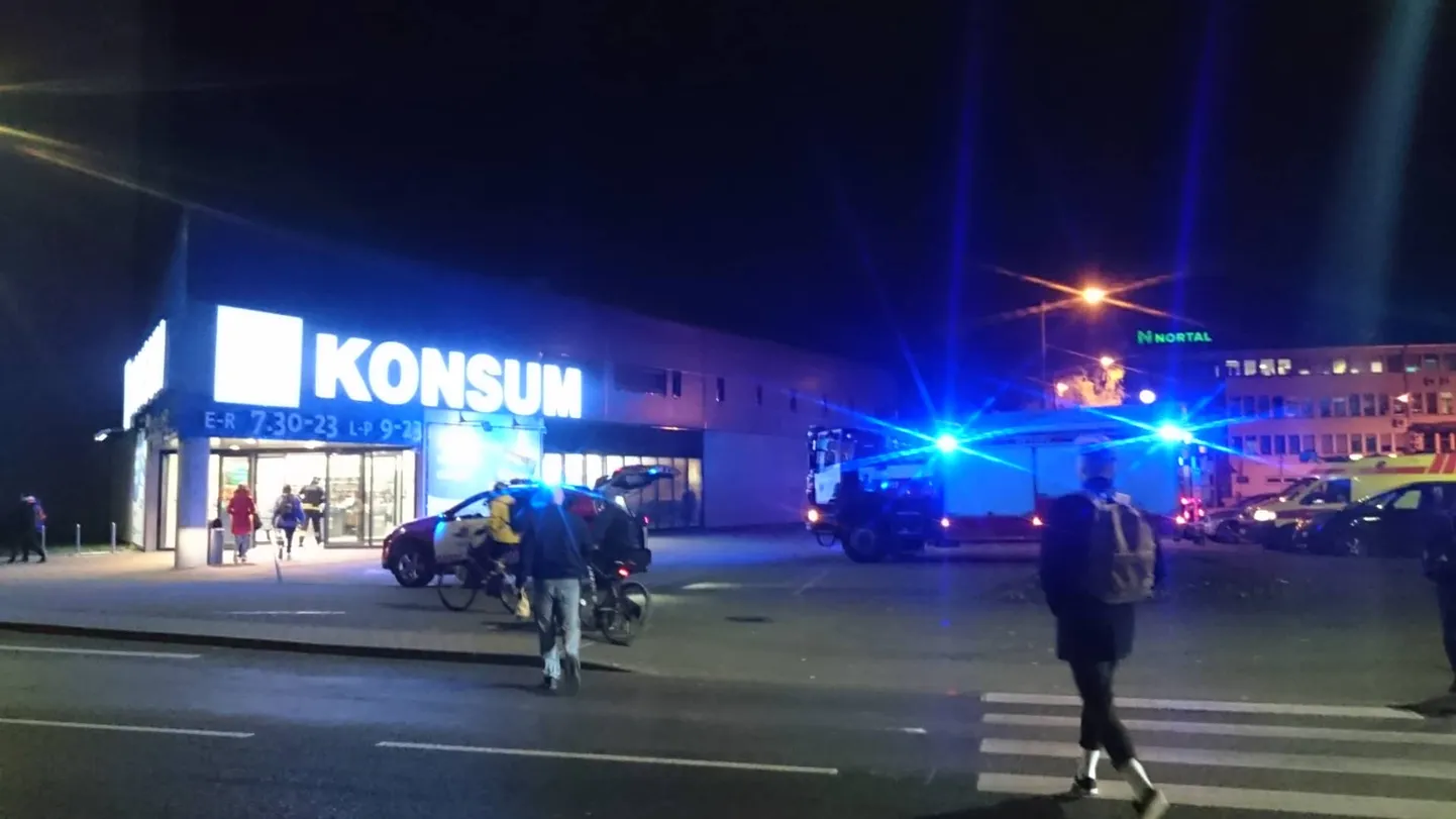 Kivi Konsumi turvaruumis pani poevaras paberilehe põlema, millele reageerisid päästjad.
