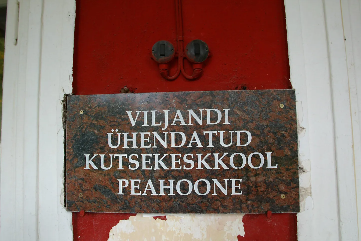 Viljandi ühendatud kutsekeskkooli silt