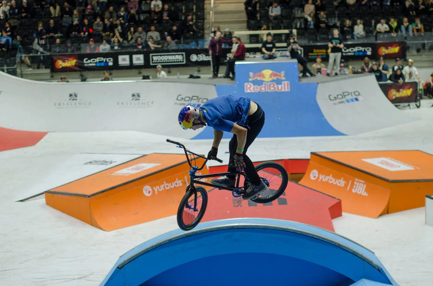 Simple Session 2015, esimene võistluspäev ja BMX-i kvalifikatsioonid