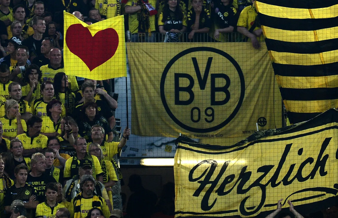 Dortmundi Borussia fännid peavad klubi viimaste aastate edus tänama ka suurrivaali Müncheni Bayernit
