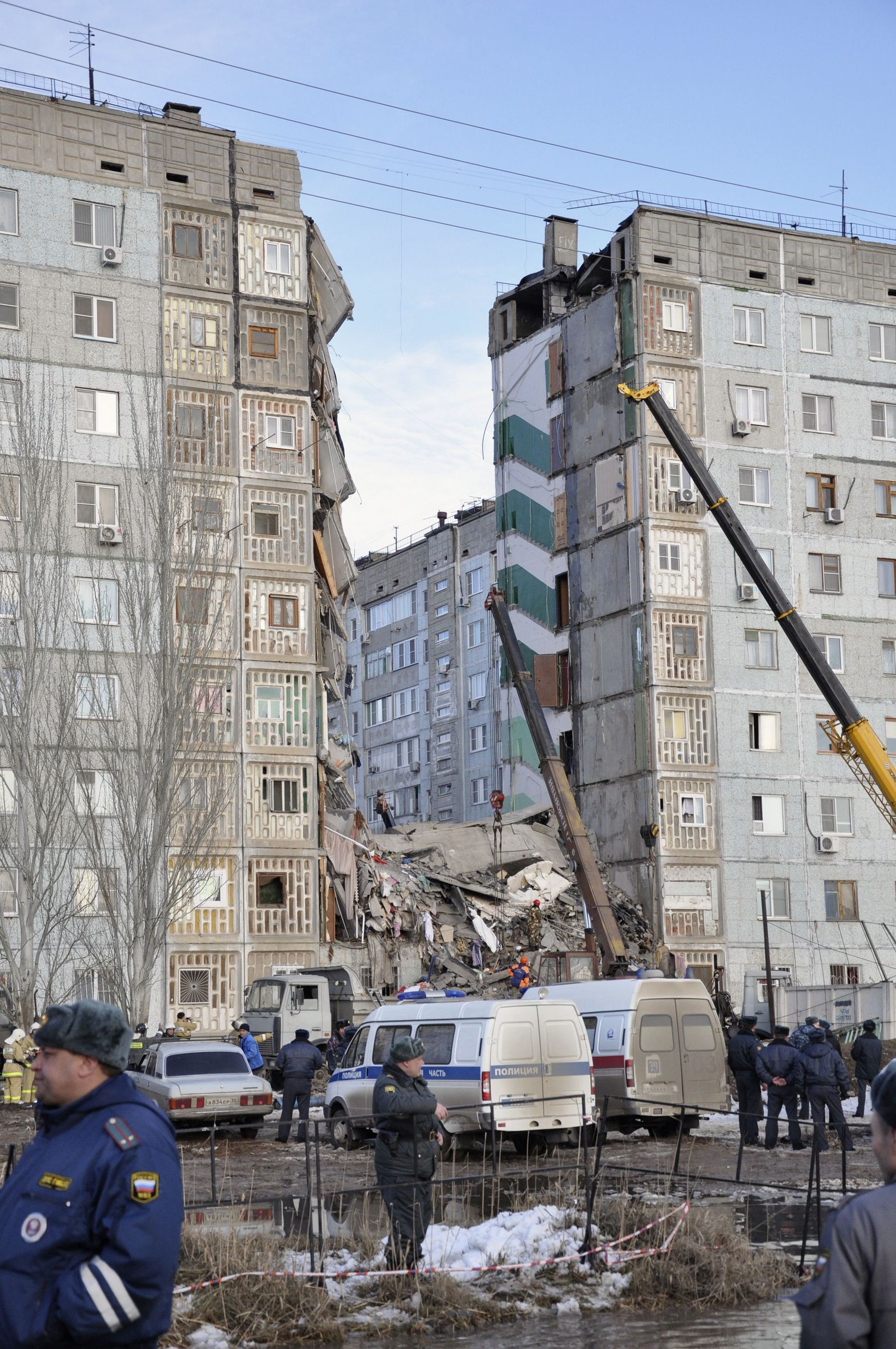 В астрахани рухнула пятиэтажка