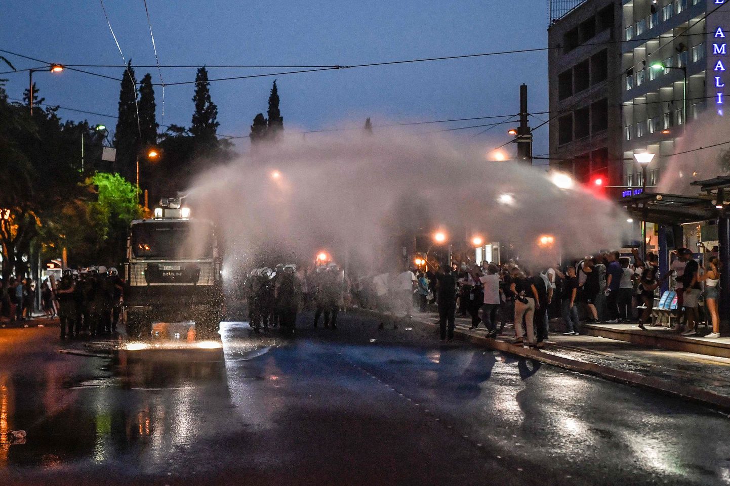 Kaader meeleavalduselt Ateenas.