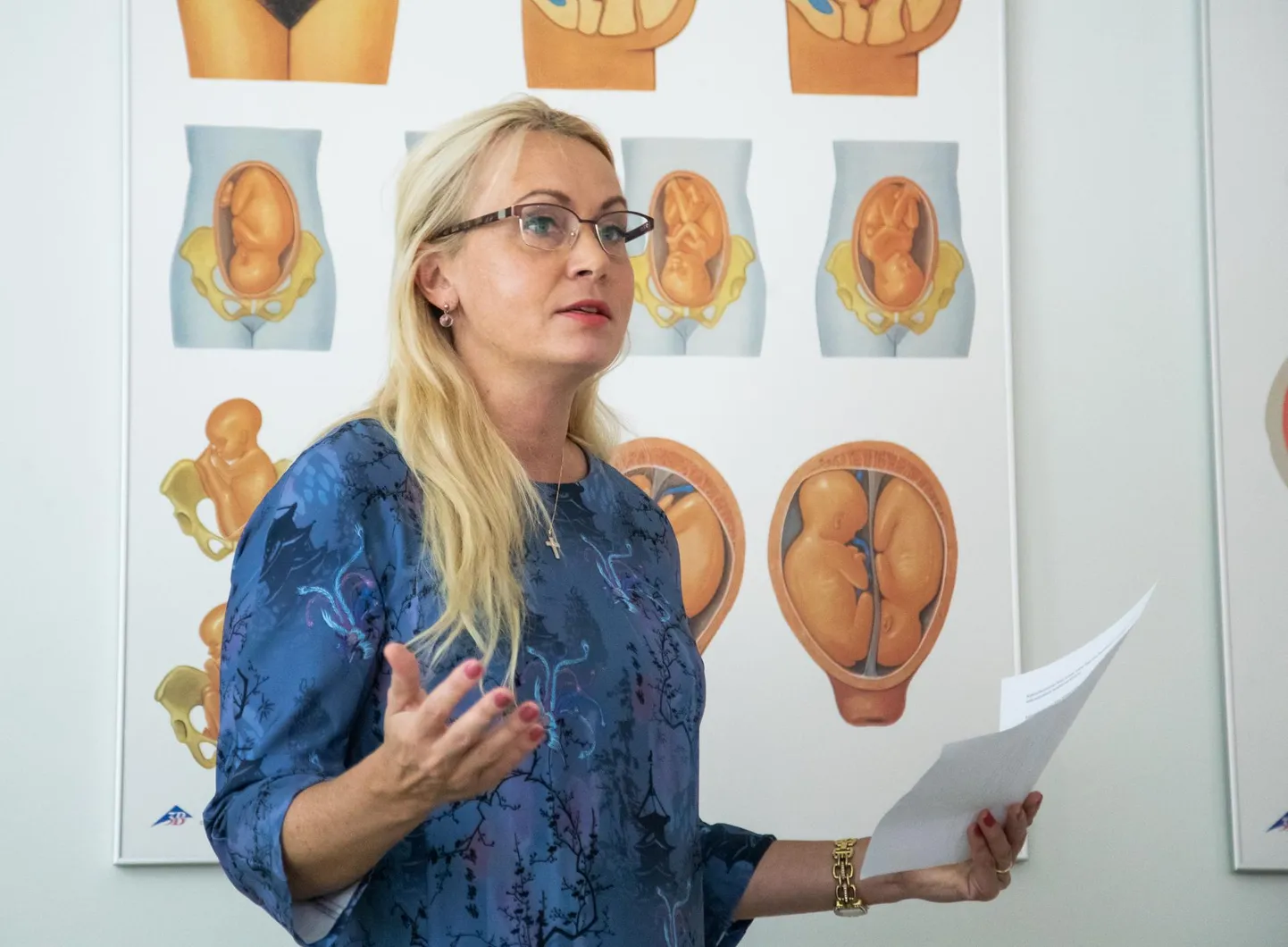 Rahvastikuminister Riina Solman palus vabandust, kui tema üleeile öeldu jättis mulje perevägivalla soosimisest.