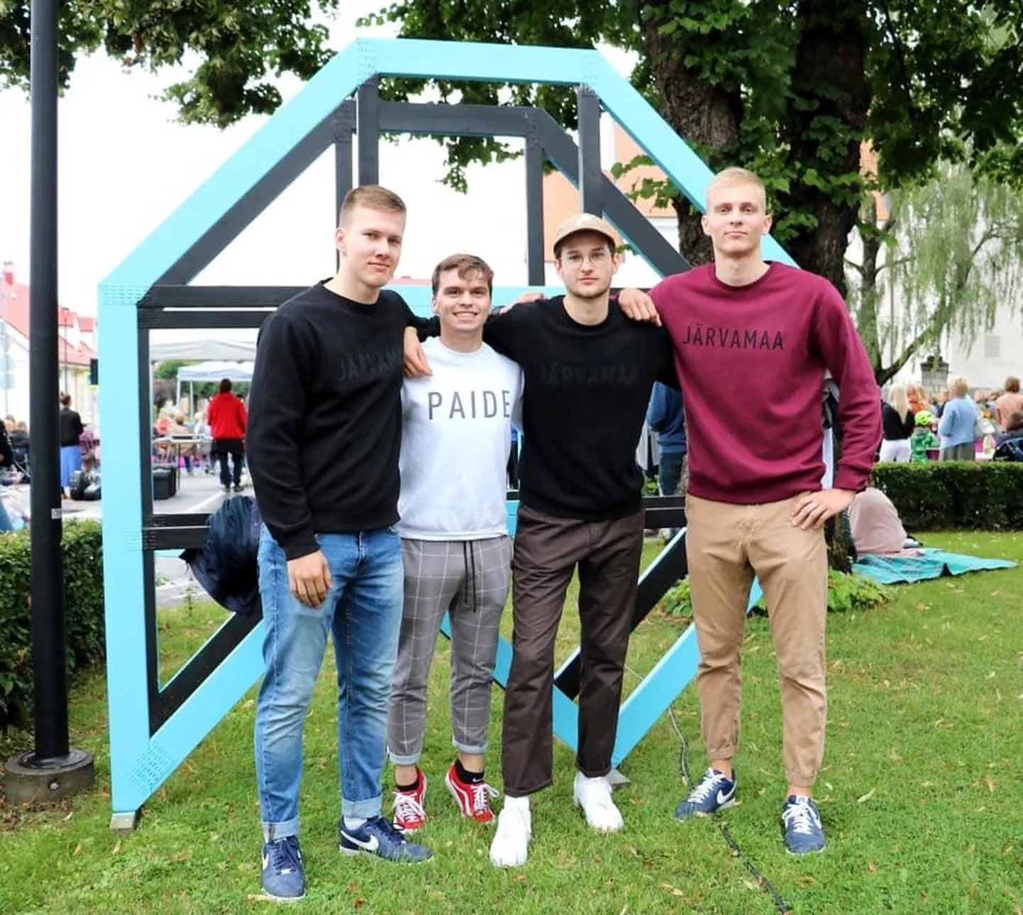 Andre Tuul (vasakult), Hans Artur Ehman, Joonas Piir ja Sten Perillus rajasid MTÜ Quorumi, et elavdada Järvamaa kultuurielu. Paide gümnaasiumi abiturient Hans Artur Ehman sai oma kogukonnapraktika kogemuse just selles ettevõtmises kaasa lüües.