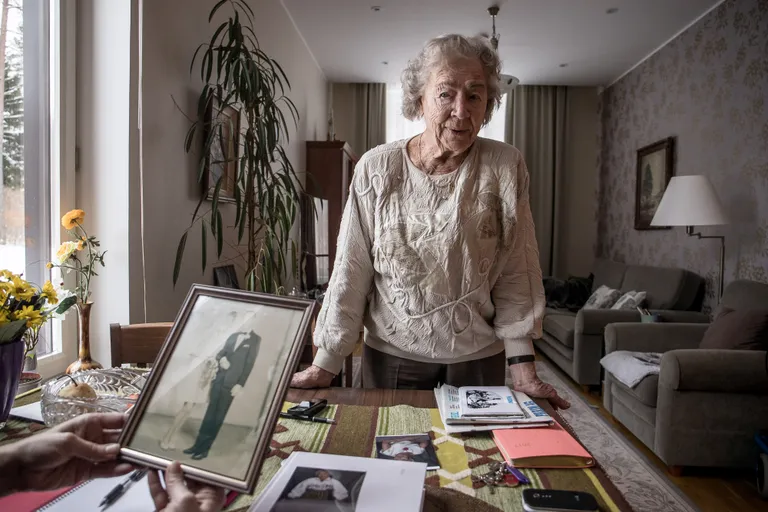 Oma hiidlasest mehega tutvus ta Toronto eestlaste seltskonnas. "Et mees oleks eestlane, oli minu jaoks väga oluline," ütles naine pulmapilti näidates.