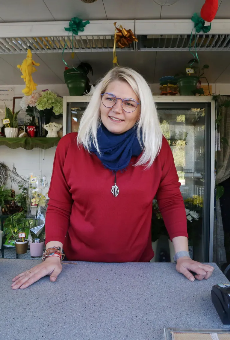 Pildil lillepoe müüja Kersti Raud.