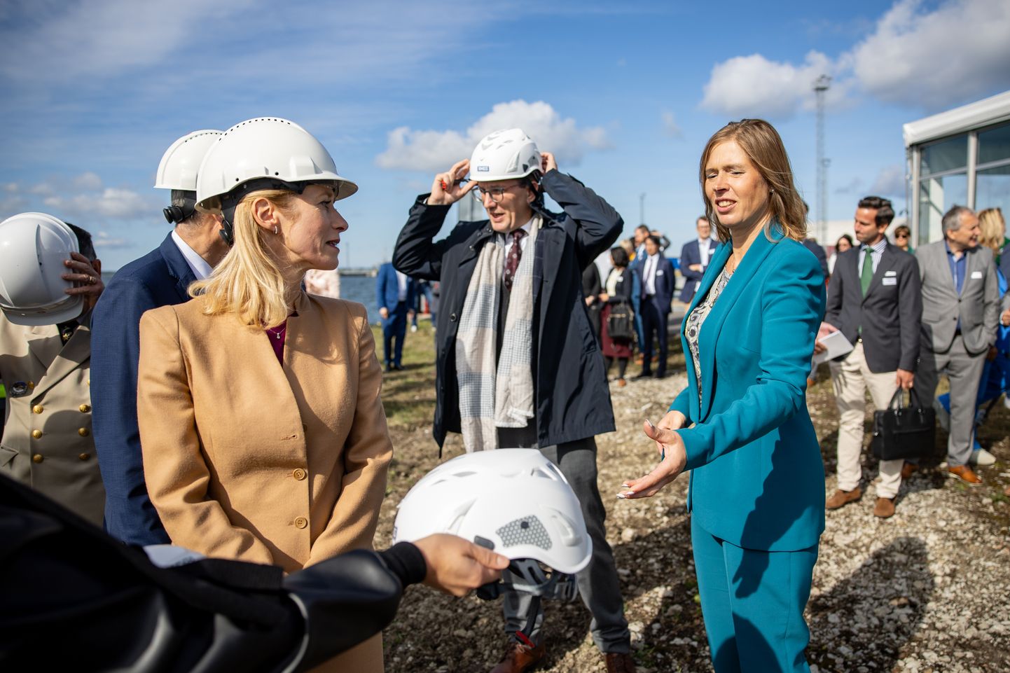 Of Estonian politicians, the list includes Prime Minister Kaja Kallas (left), former president Kersti Kaljulaid (right).