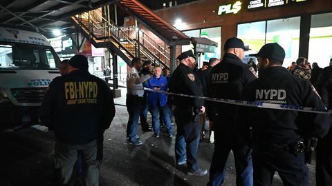 New Yorgi metroos hukkus tulistamises üks ja sai viga viis inimest