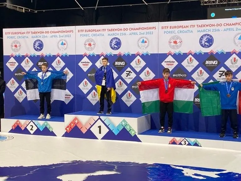 Damir Sobolev (vasakul).