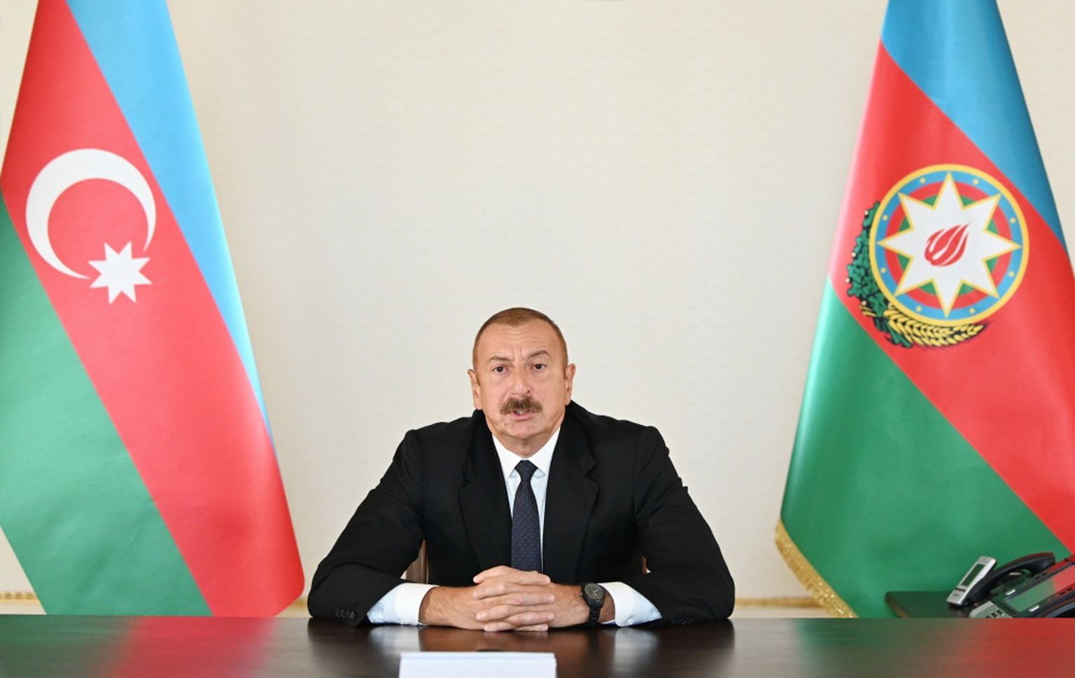 Aserbaidžaani president Ilham Alijev esinemas telepöördumisega seoses relvakokkupõrgetega Mägi-Karabahhis.