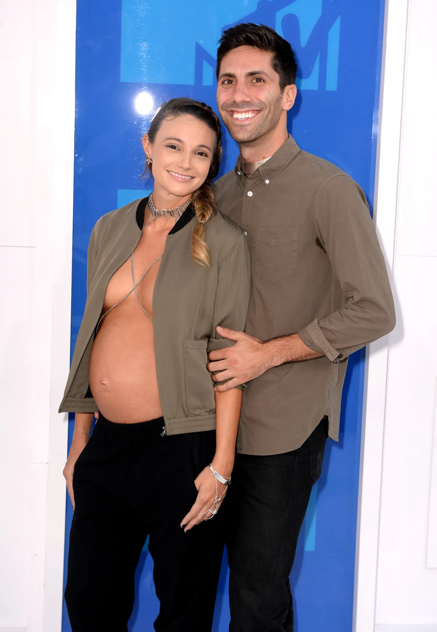 Laura Perlongi ja Nev Schulman.