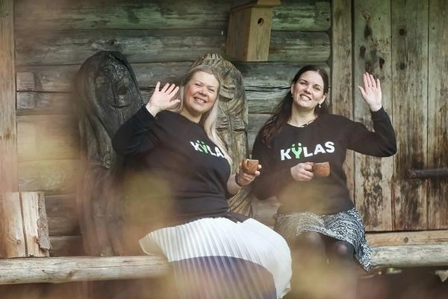 Platvormi Kylas projektijuhid Aigi Young (vasakul) ja Kadri Moppel viivad kokku huvilise ja teenusepakkuja.