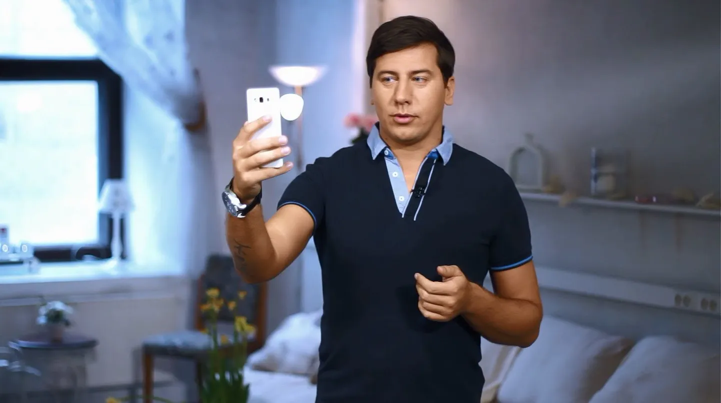 Staarfotograaf Ardo Kaljuvee õpetab, kuidas teha selfiesid