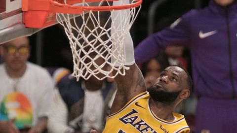 Video: LeBron Jamesi esimene LA kolmikduubel aitas Lakersi taas võiduni