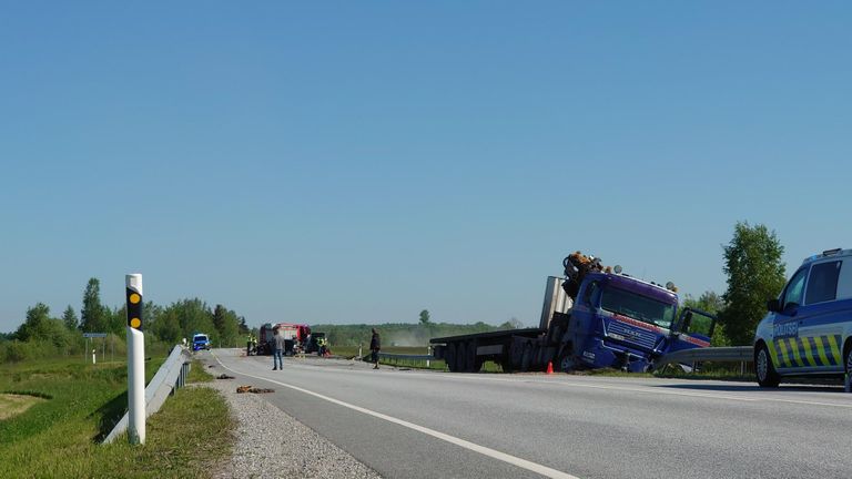 ДТП с четырьмя автомобилями перекрыло движение на Виа Балтика
