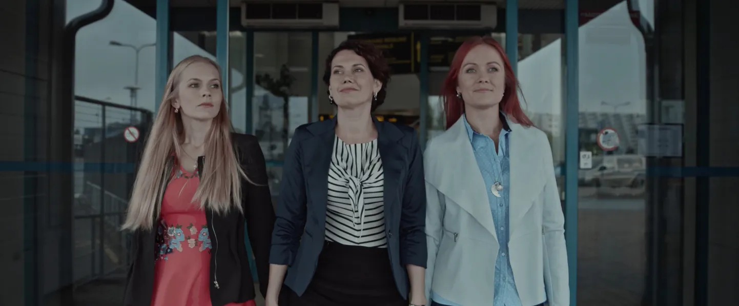 Kaader filmist «Pilvede all. Neljas õde».