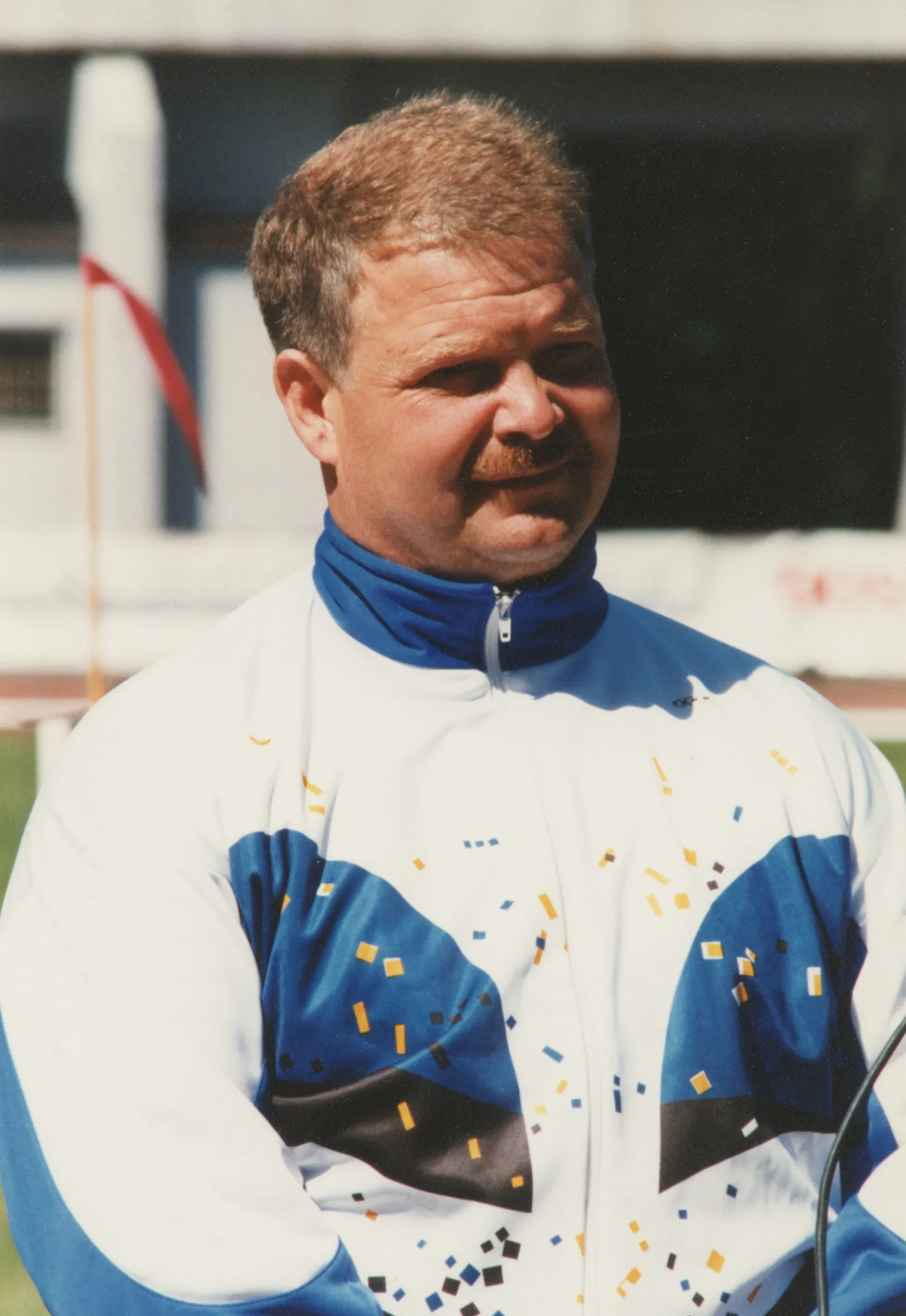 Vasaraheitja Jüri Tamm.