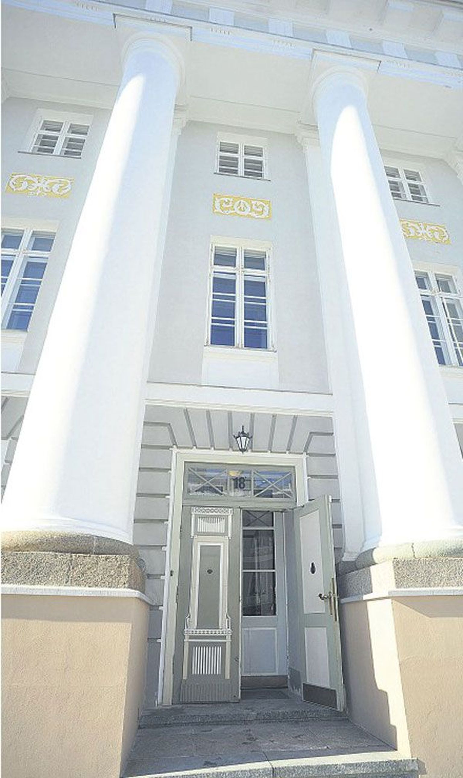 Akadeemiliste valdkondade juhid vaidlevad, kuhu poole rahajagamine Tartu ülikoolis kaldu on.