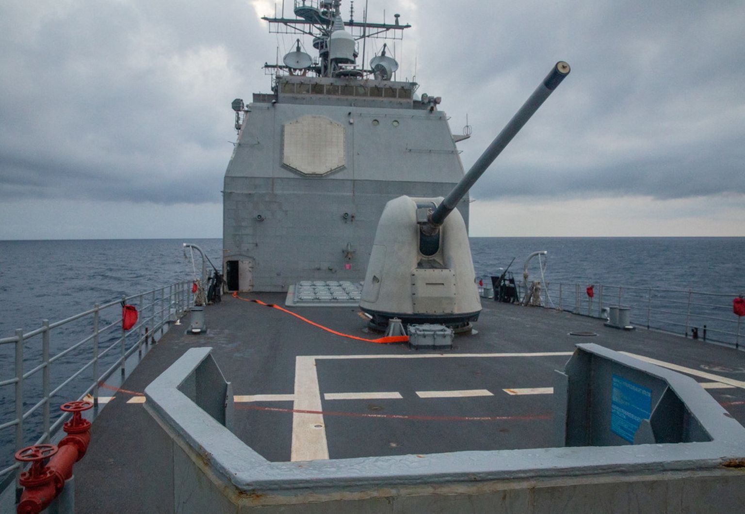 USA Ticonderoga-klassi sõjalaev USS Antietam (CG 54) läbimas 28. augustil 2022 Taiwani väina.