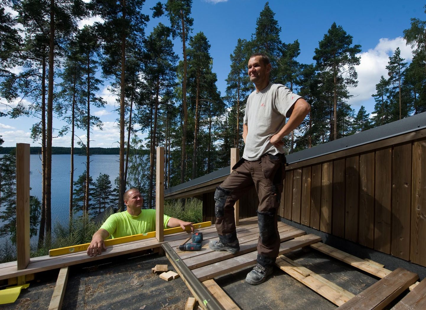 Rakennusliitto on varemgi kesktasandil sõlmitud kokkuleppest eemale jäänud. Pildil Eesti ehitajad Soomes.