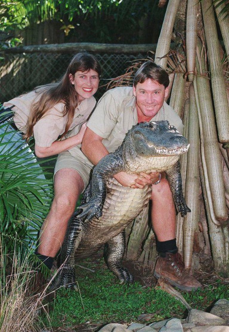 Steve Irwin koos ameeriklannast abikaasa Terriga telesõus «Krokodilli püüdja».