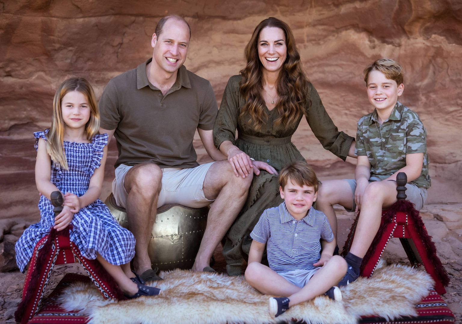 Cambridge`i hertsog prints William ja hertsoginna Kate Middleton ning nende kolm last – prints George, printsess Charlotte ja prints Louis. Foto: Scanpix