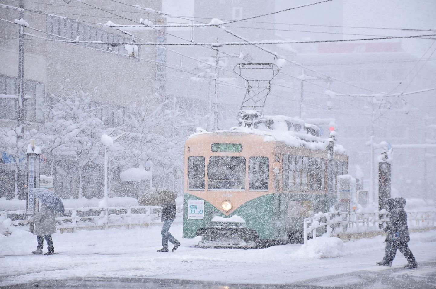Lumetorm 27. detsembril Jaapanis Toyamas, mis on Toyama prefektuuri keskus