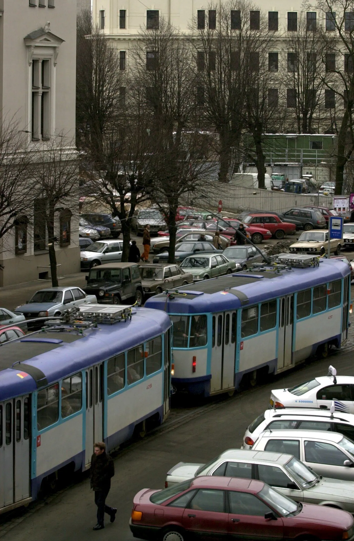 Riia tänavapilt trammiga.