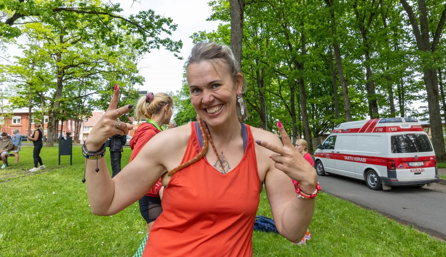 Ainiki Lillakas ütles naerdes, et kuna ta on alati kõikjal igavene teine, siis võidupärja teeb talle tema maisi-roninastik.