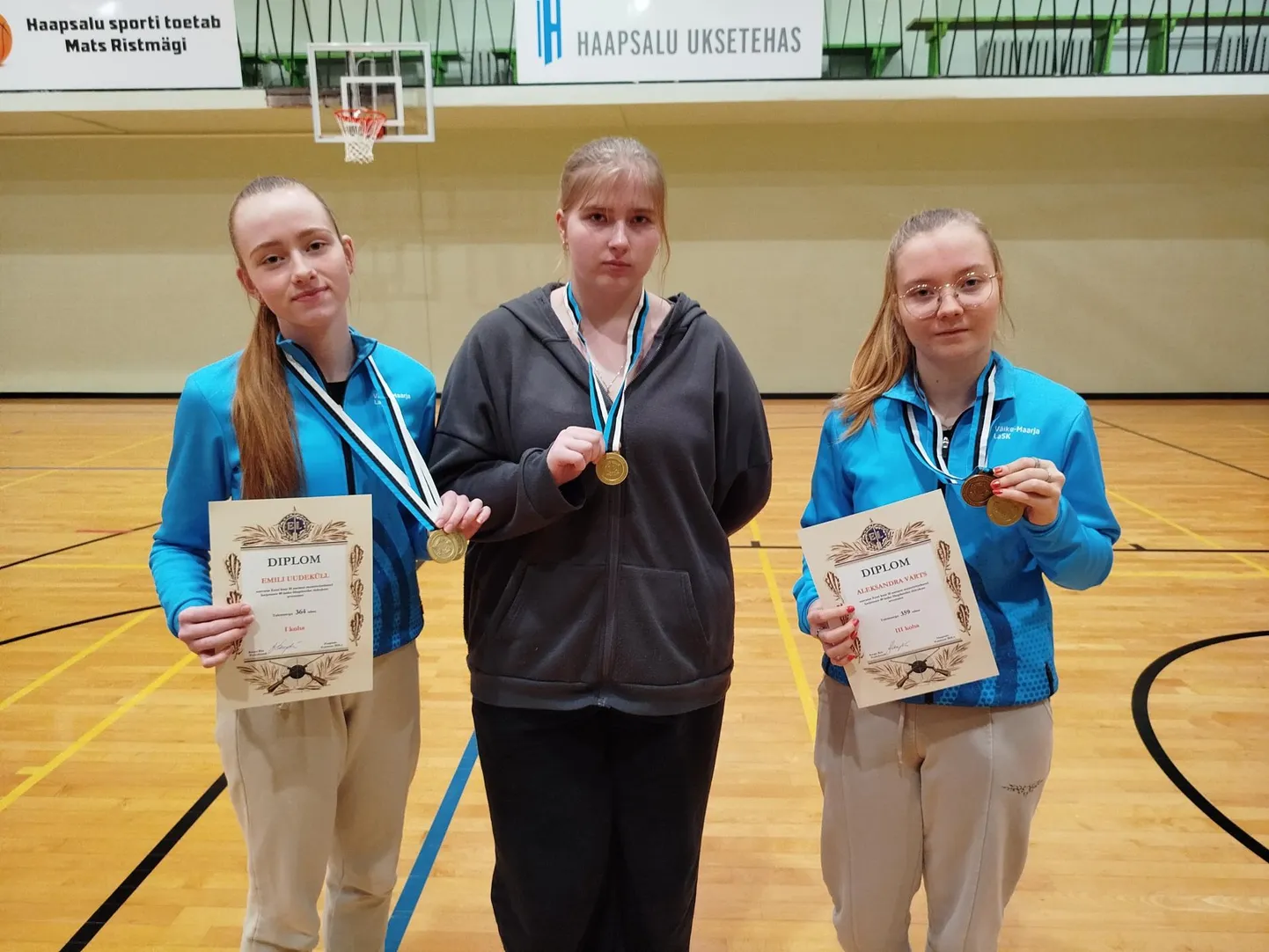 Emili Uudeküll, Anette Kell ja Aleksandra Varts tulid võistkondlikule kuldmedalile.